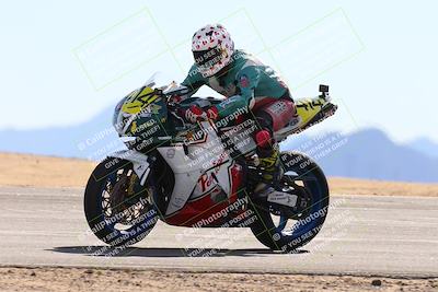 media/Dec-08-2024-CVMA (Sun) [[267e5a7075]]/Race 4-Amateur Supersport Middleweight/